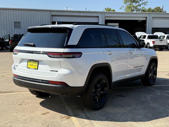 new 2025 Jeep Grand Cherokee car, priced at $42,124