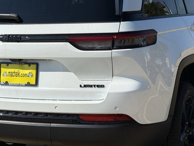 new 2025 Jeep Grand Cherokee car, priced at $42,124