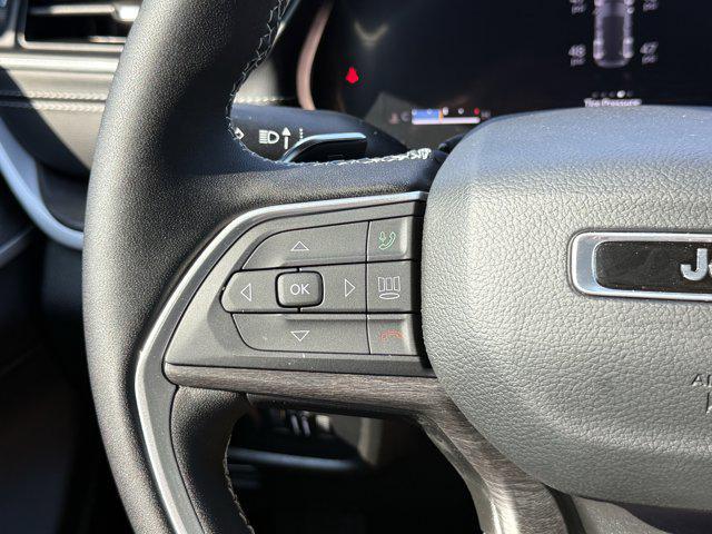 new 2025 Jeep Grand Cherokee car, priced at $42,124
