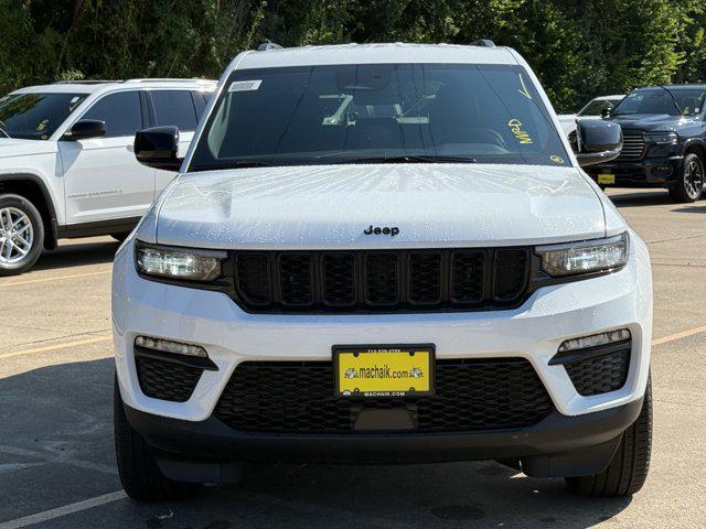 new 2025 Jeep Grand Cherokee car, priced at $42,124