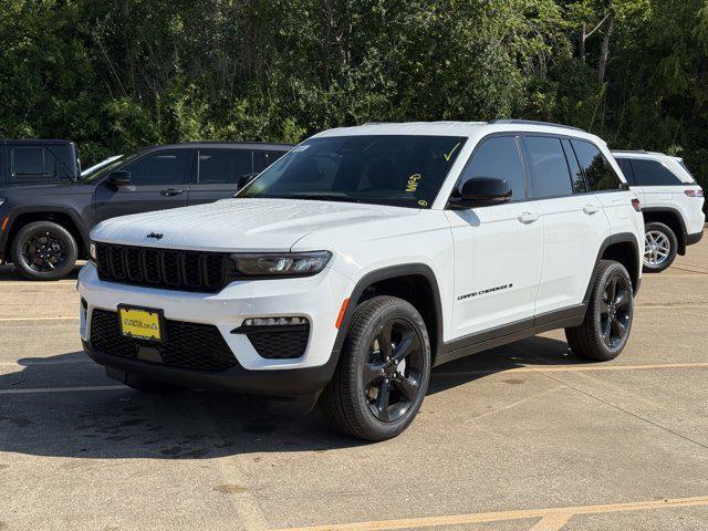 new 2025 Jeep Grand Cherokee car, priced at $42,124