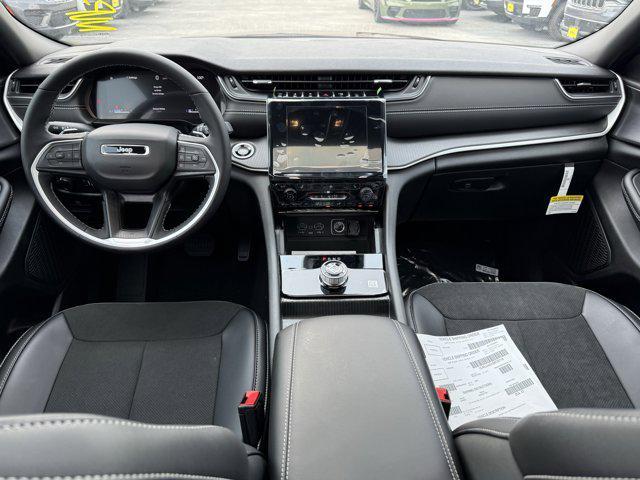 new 2025 Jeep Grand Cherokee L car, priced at $39,385