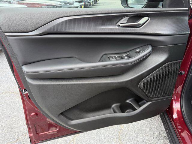 new 2025 Jeep Grand Cherokee L car, priced at $39,385