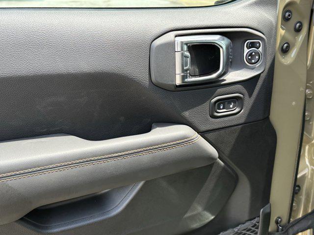 new 2025 Jeep Gladiator car, priced at $37,950