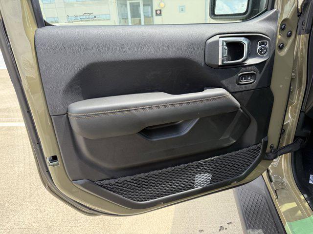 new 2025 Jeep Gladiator car, priced at $37,950