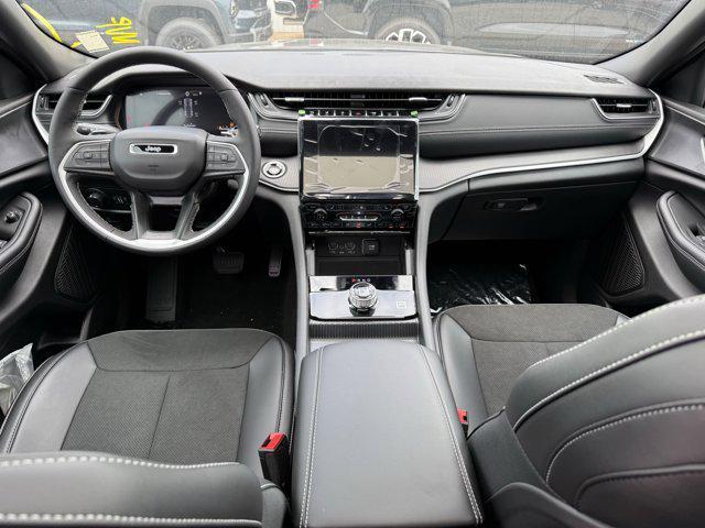 new 2025 Jeep Grand Cherokee car, priced at $35,905