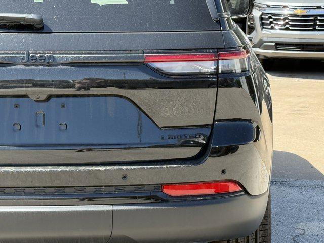 new 2025 Jeep Grand Cherokee car, priced at $41,644