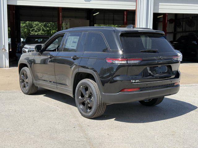 new 2025 Jeep Grand Cherokee car, priced at $41,644