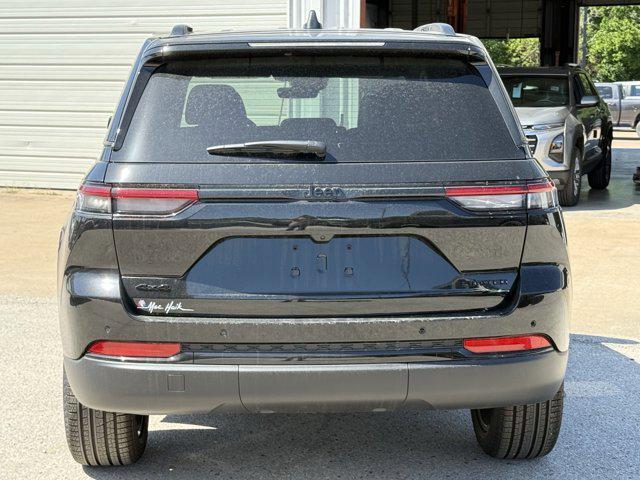 new 2025 Jeep Grand Cherokee car, priced at $41,644