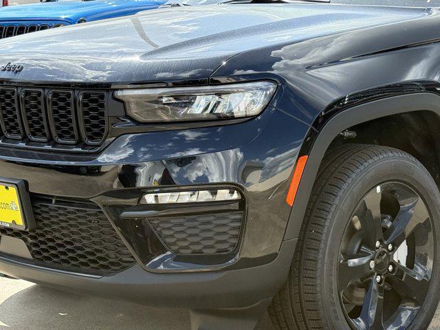 new 2025 Jeep Grand Cherokee car, priced at $40,742