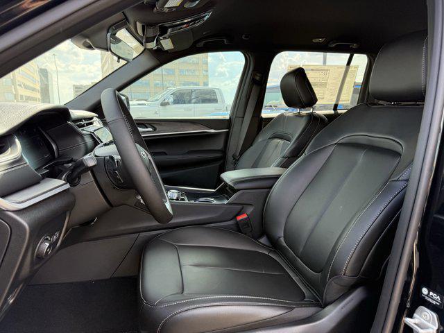new 2025 Jeep Grand Cherokee car, priced at $40,742