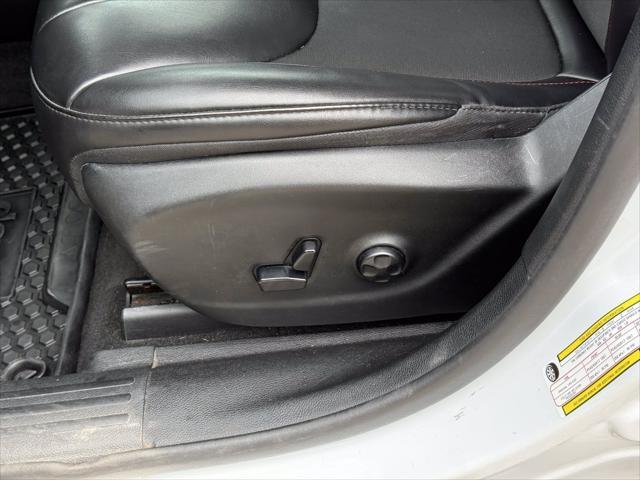 used 2019 Jeep Cherokee car