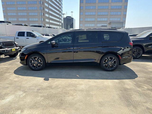 new 2024 Chrysler Pacifica car, priced at $36,157