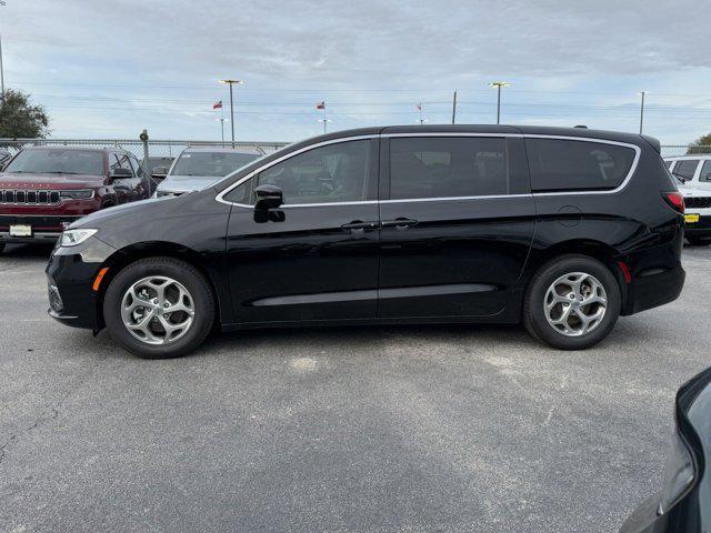 new 2024 Chrysler Pacifica car, priced at $38,374