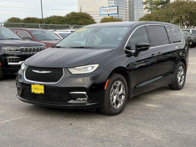 new 2024 Chrysler Pacifica car, priced at $38,374