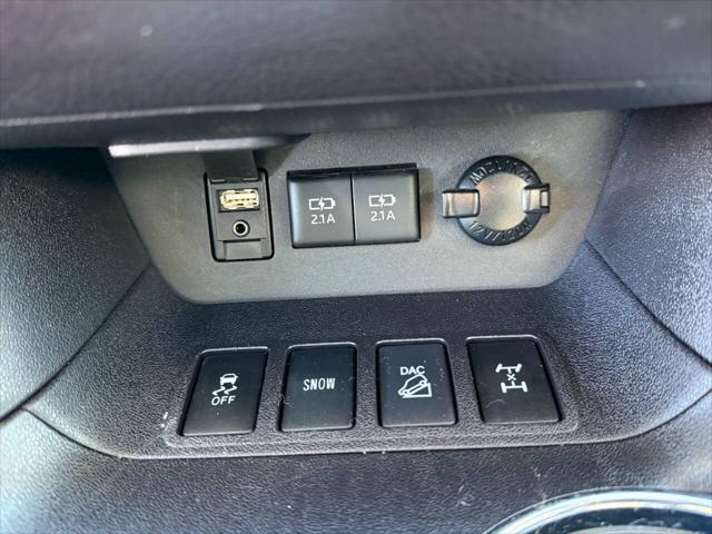 used 2018 Toyota Highlander car, priced at $26,499