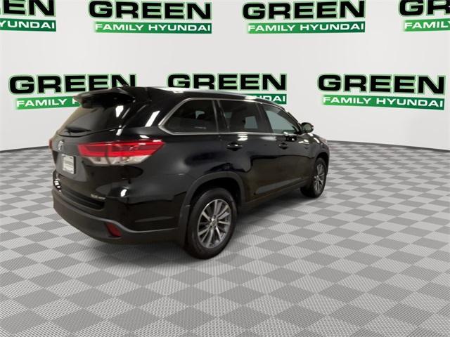 used 2019 Toyota Highlander car, priced at $25,760