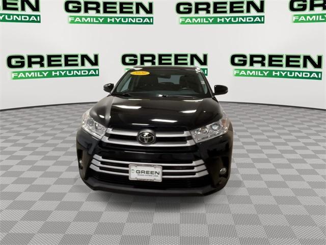 used 2019 Toyota Highlander car, priced at $25,760