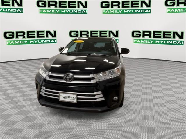 used 2019 Toyota Highlander car, priced at $25,760