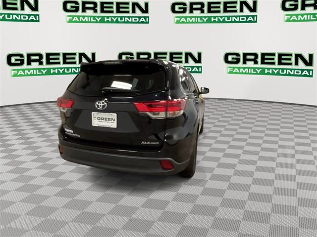 used 2019 Toyota Highlander car, priced at $25,760