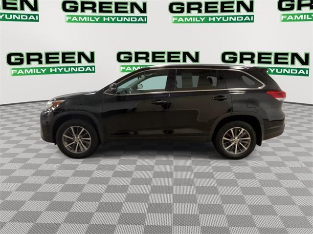 used 2019 Toyota Highlander car, priced at $25,760