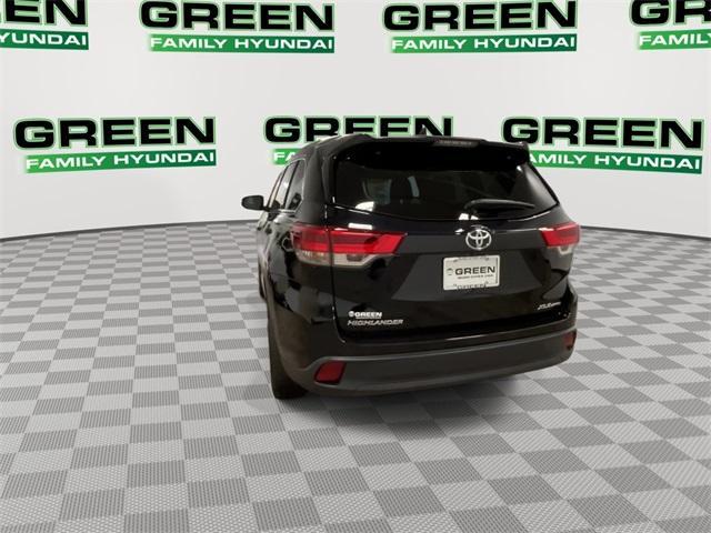 used 2019 Toyota Highlander car, priced at $25,760