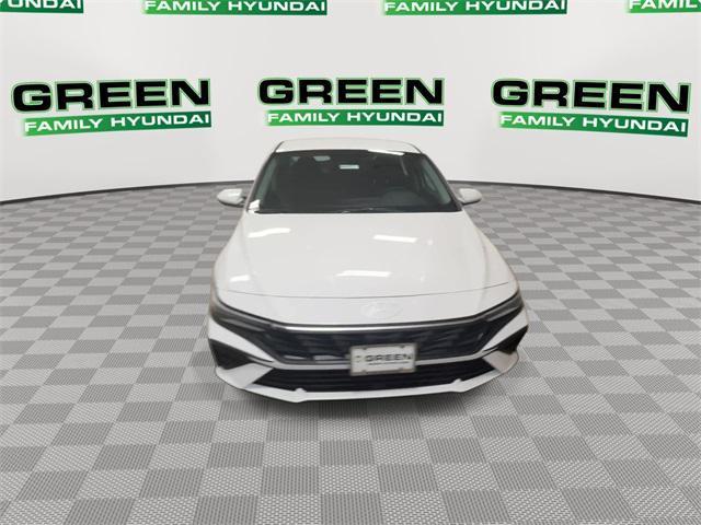 new 2025 Hyundai Elantra car, priced at $22,682
