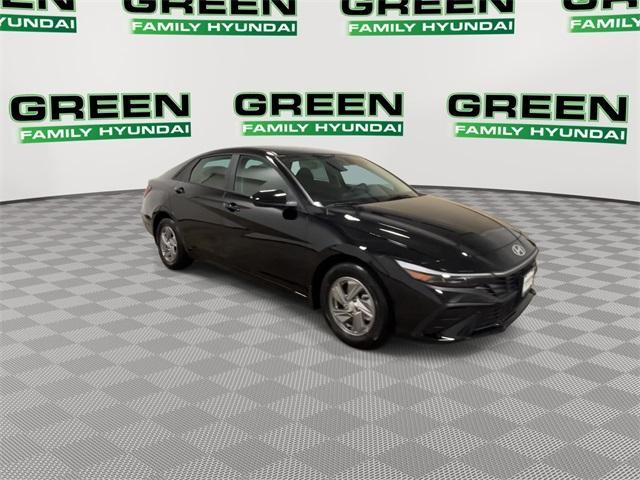 new 2025 Hyundai Elantra car, priced at $23,452