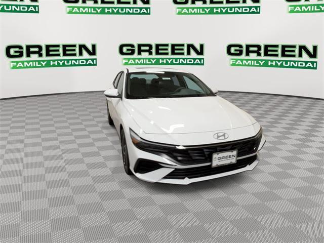 new 2025 Hyundai Elantra car, priced at $27,313