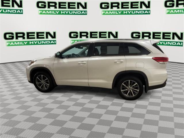 used 2018 Toyota Highlander car, priced at $23,625