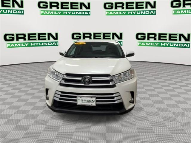 used 2018 Toyota Highlander car, priced at $23,625