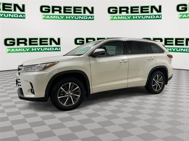 used 2018 Toyota Highlander car, priced at $23,625