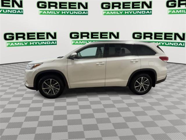 used 2018 Toyota Highlander car, priced at $23,625