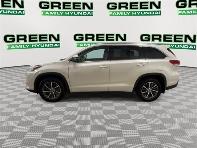 used 2018 Toyota Highlander car, priced at $23,625