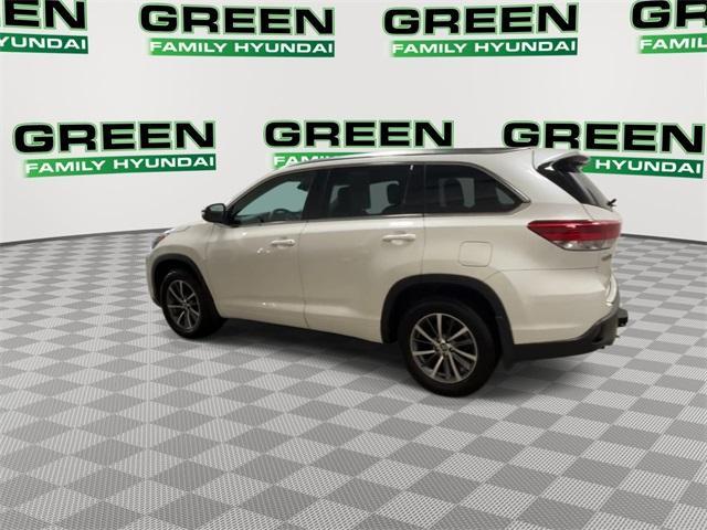 used 2018 Toyota Highlander car, priced at $23,625