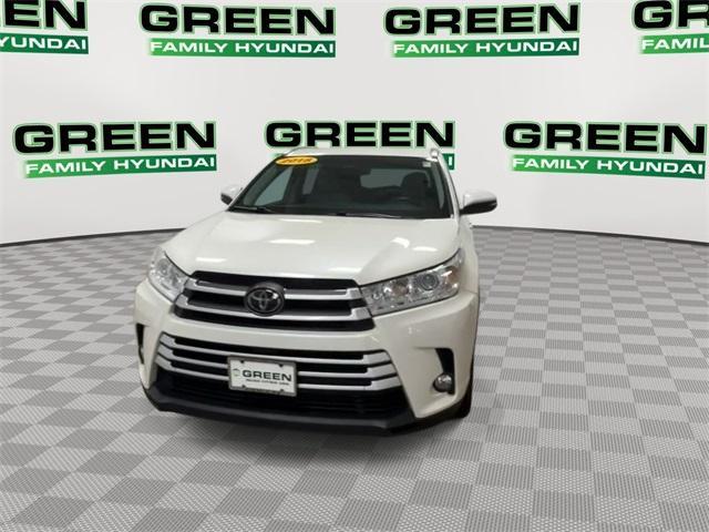 used 2018 Toyota Highlander car, priced at $23,625