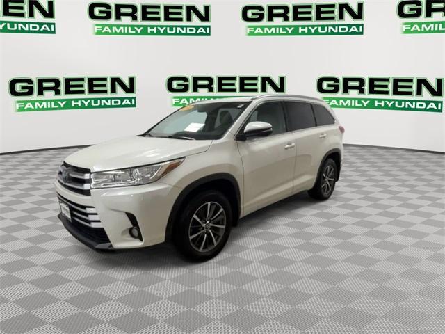 used 2018 Toyota Highlander car, priced at $23,625