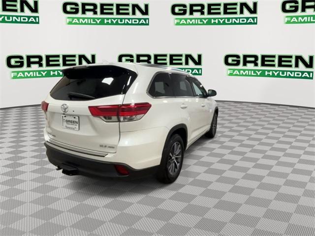 used 2018 Toyota Highlander car, priced at $23,625