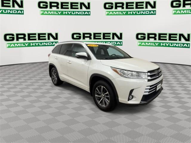 used 2018 Toyota Highlander car, priced at $23,625