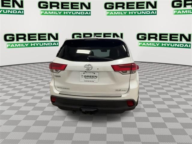 used 2018 Toyota Highlander car, priced at $23,625