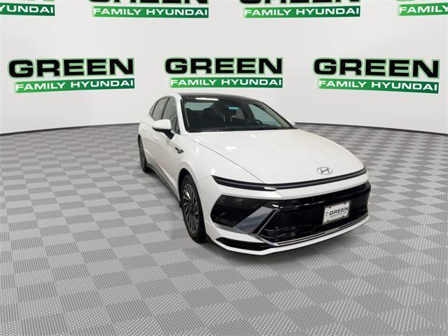 new 2026 Hyundai Sonata Hybrid car, priced at $33,205