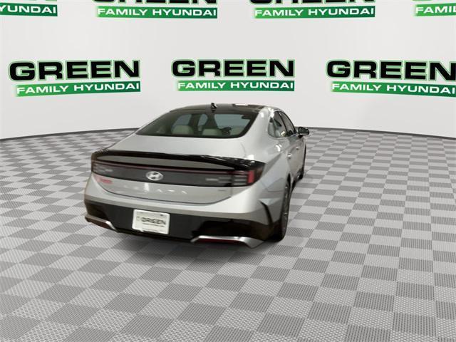new 2025 Hyundai Sonata Hybrid car, priced at $36,923