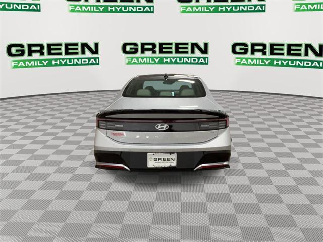 new 2025 Hyundai Sonata Hybrid car, priced at $36,923