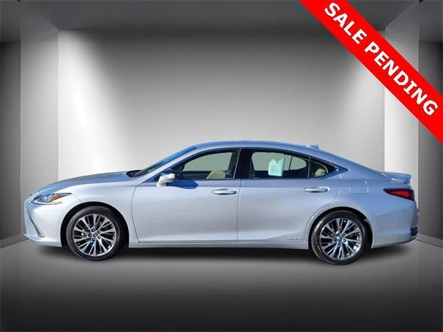 used 2019 Lexus ES 300h car, priced at $27,549