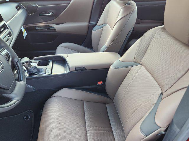 new 2025 Lexus ES 300h car, priced at $56,454