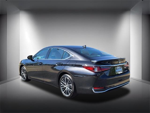 new 2025 Lexus ES 300h car, priced at $50,024