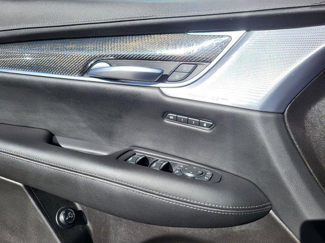 used 2023 Cadillac XT5 car, priced at $36,201