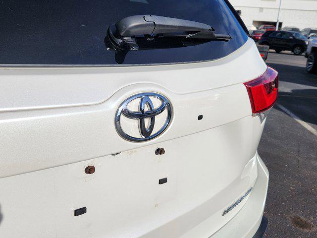 used 2019 Toyota Highlander car, priced at $33,701