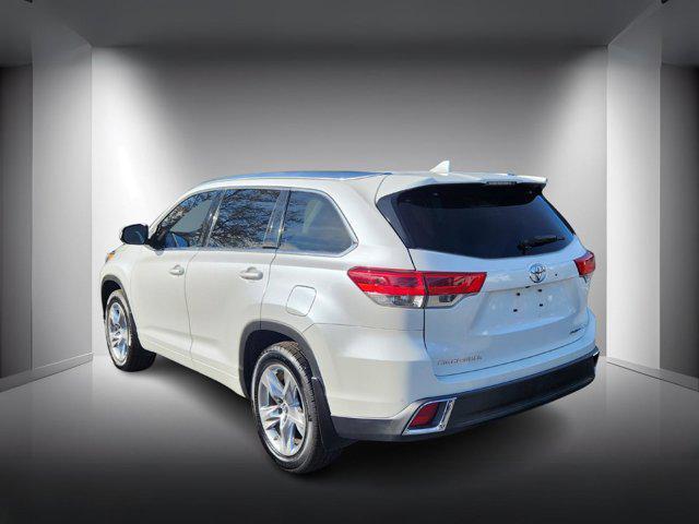 used 2019 Toyota Highlander car, priced at $33,701