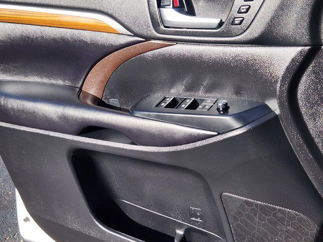 used 2019 Toyota Highlander car, priced at $33,701